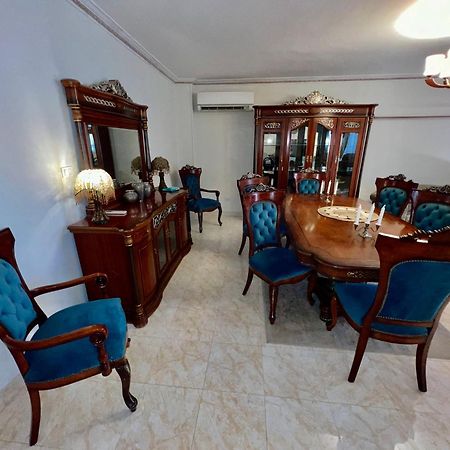 Luxurious 3 Bedroom Rustic Apartment Overlooking Huge Garden - For Families And Couples Cairo Exterior photo