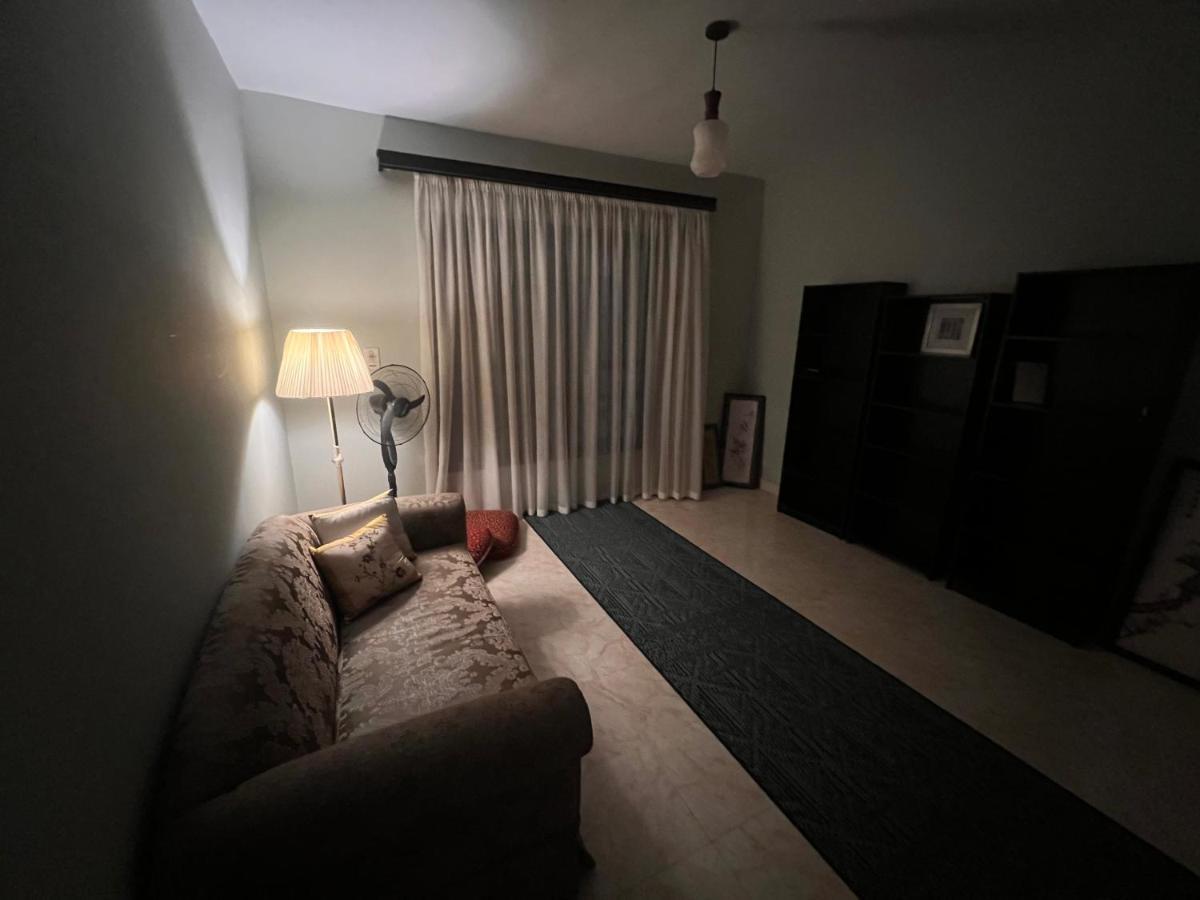 Luxurious 3 Bedroom Rustic Apartment Overlooking Huge Garden - For Families And Couples Cairo Exterior photo