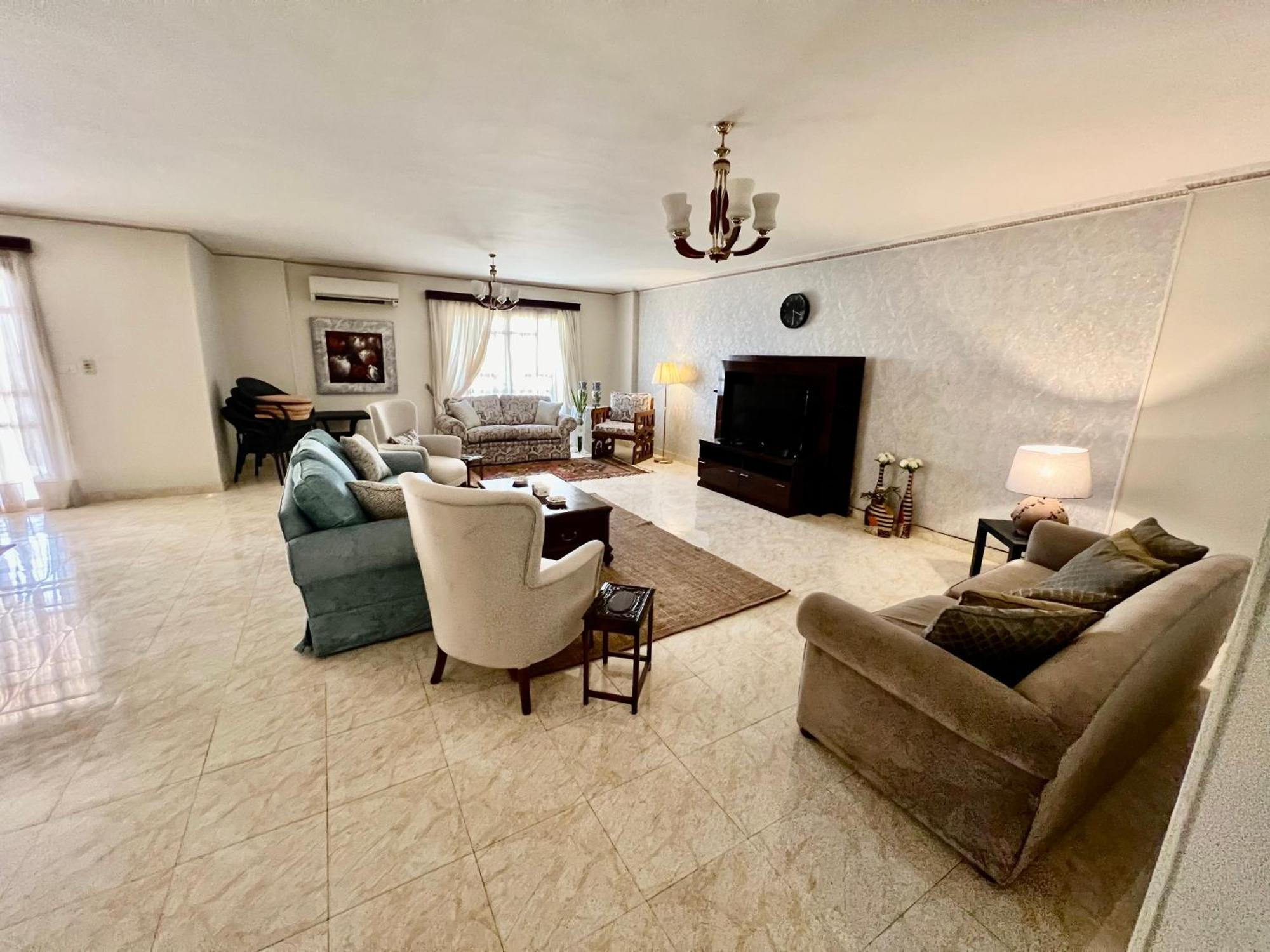 Luxurious 3 Bedroom Rustic Apartment Overlooking Huge Garden - For Families And Couples Cairo Exterior photo